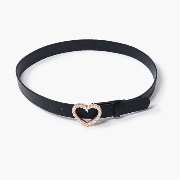 Forever 21 Accessories - Forever 21 faux Pearl heart belt M/L